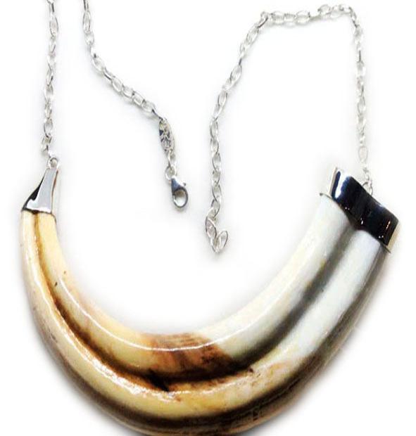 collar-colmillo-facochero-ancho-sencillo-en-plata-de-ley-3