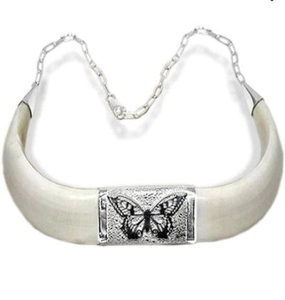 collar-mariposa-colmillos-jabali-con-plata-foto-2