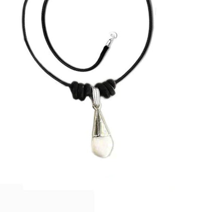 collar-perla-venado-con-cuero-negro-nudos-y-plata-1