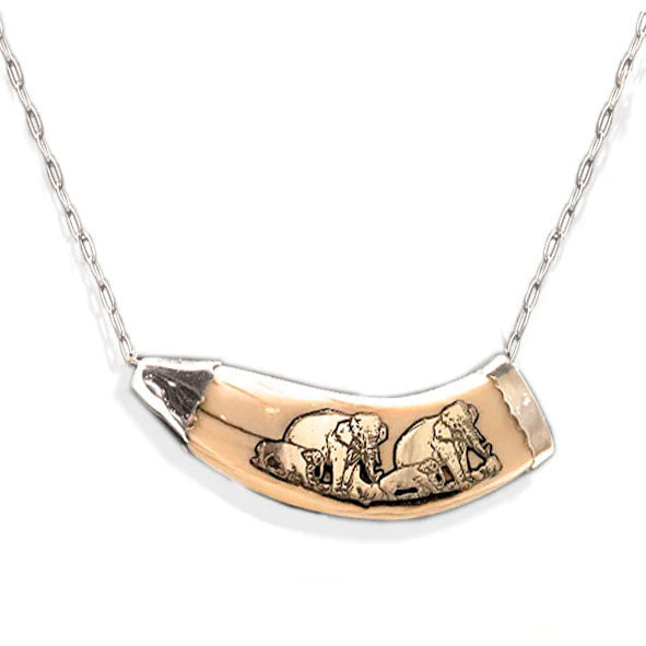 collar facochero con familia elefantes en plata 5