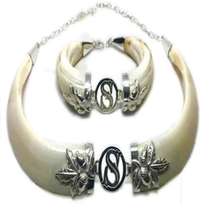 conjunto-de-collar-y-pulsera-jabali-personalizado-con-hoja-bellotas-y-plata-3