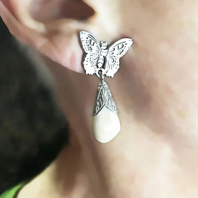 pendiente mariposa perla venado con plata 2