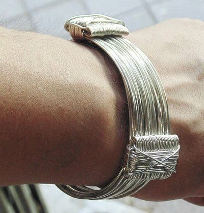 pulsera-nudos-corredizos-30-hilos-de-plata-foto-6