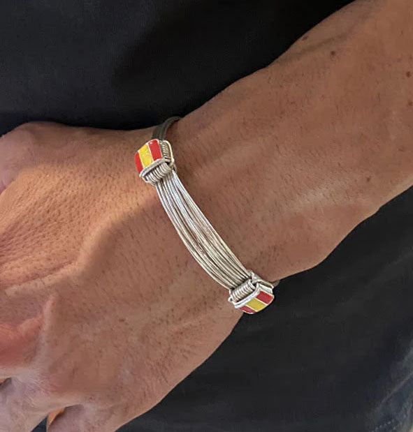 pulsera-nudos-corredizos-9-hilos-y-bandera-de-Espana-en-plata-de-ley-foto-7