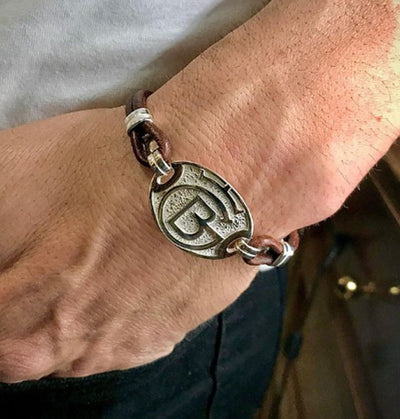 pulsera-personalizada-con-tu-hierro-ganadero-en-cuero-y-plata-de-ley-1